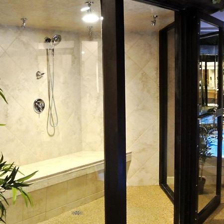 Sybaris Pool Suites Frankfort - Adults Only Екстер'єр фото