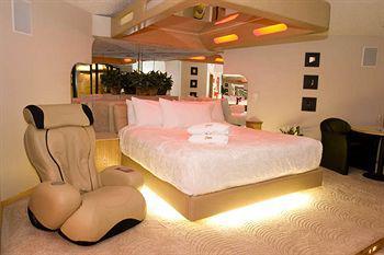 Sybaris Pool Suites Frankfort - Adults Only Екстер'єр фото