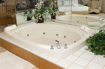 Sybaris Pool Suites Frankfort - Adults Only Екстер'єр фото